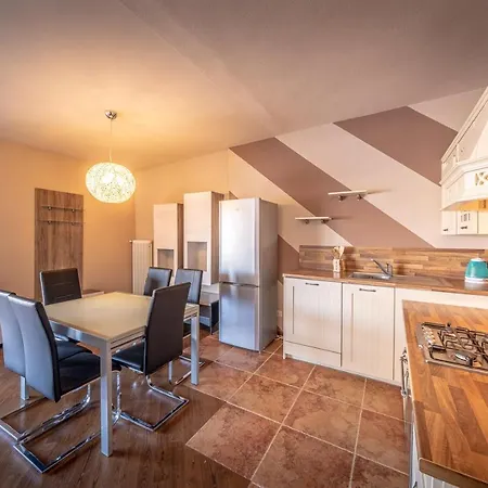 La Finestra Sul * 도멜레토